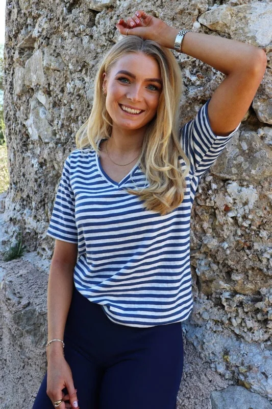 Forudbestilling - Liberte - Ulla-Ss-Vneck-Stripe-Tshirt 21674 - Denim Blue White Stripe